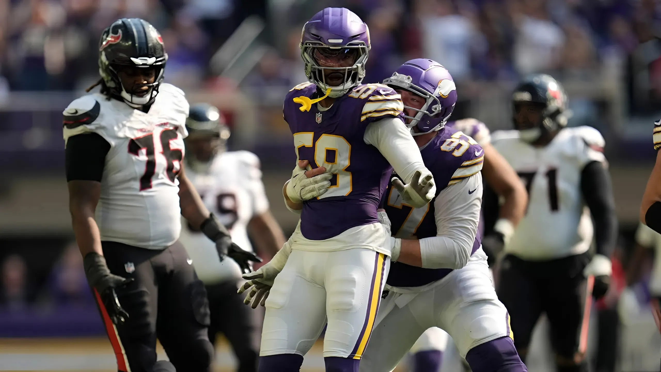 Vikings Pro Bowler Sends Telling Message After Polarizing Historic Decision