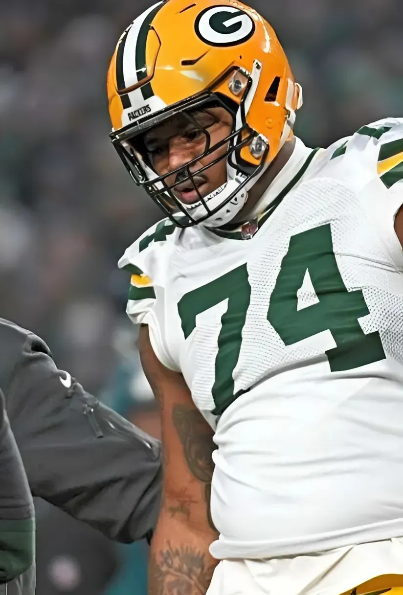 Packers OL Elgton Jenkins skips workouts in reported contract rift