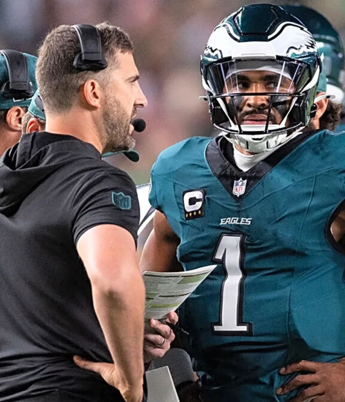 Matt Hasselbeck celebrates Jalen Hurts for Eagles adaptation abilities