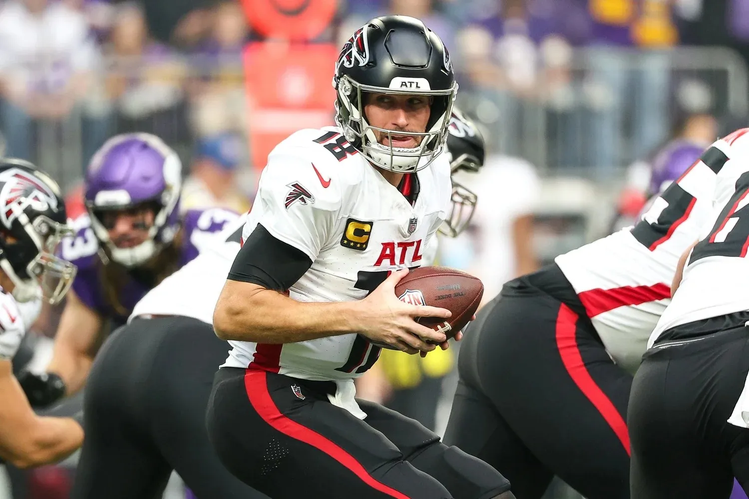 $180 Million QB Sensible Trade Target for Steelers Amid Aaron Rodgers Uncertainty