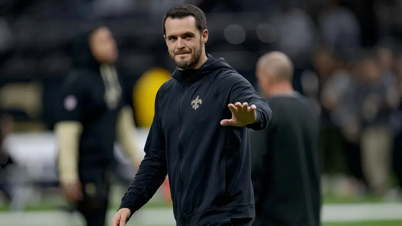 Derek Carr's brother addresses talk of QB potentially playing again