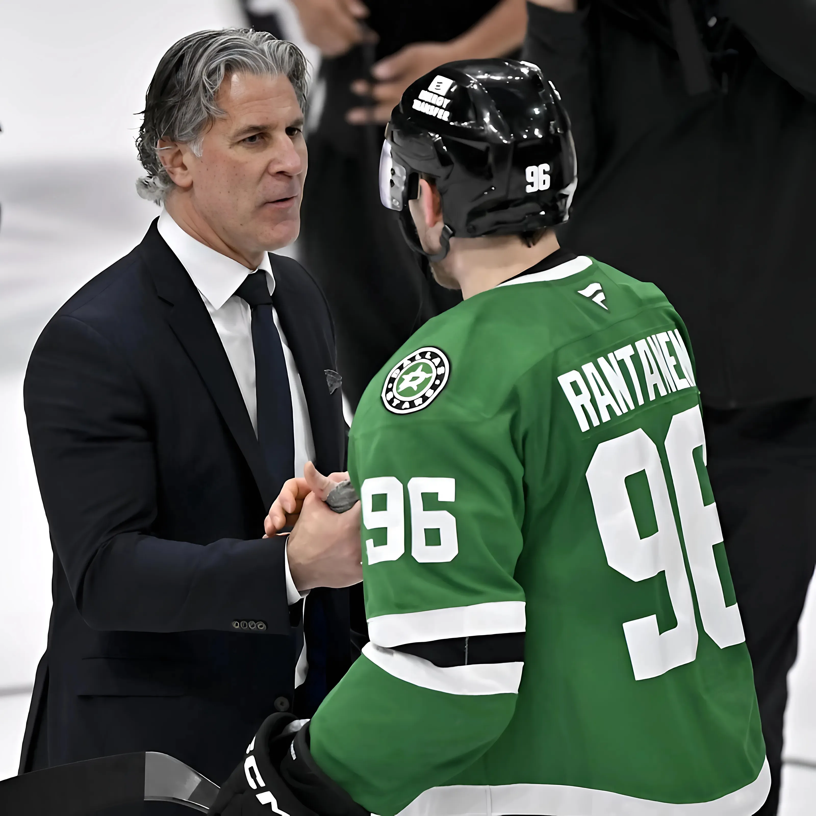 Former Avalanche Star Had Blunt Message for Team As Mikko Rantanen Continues to Dominate