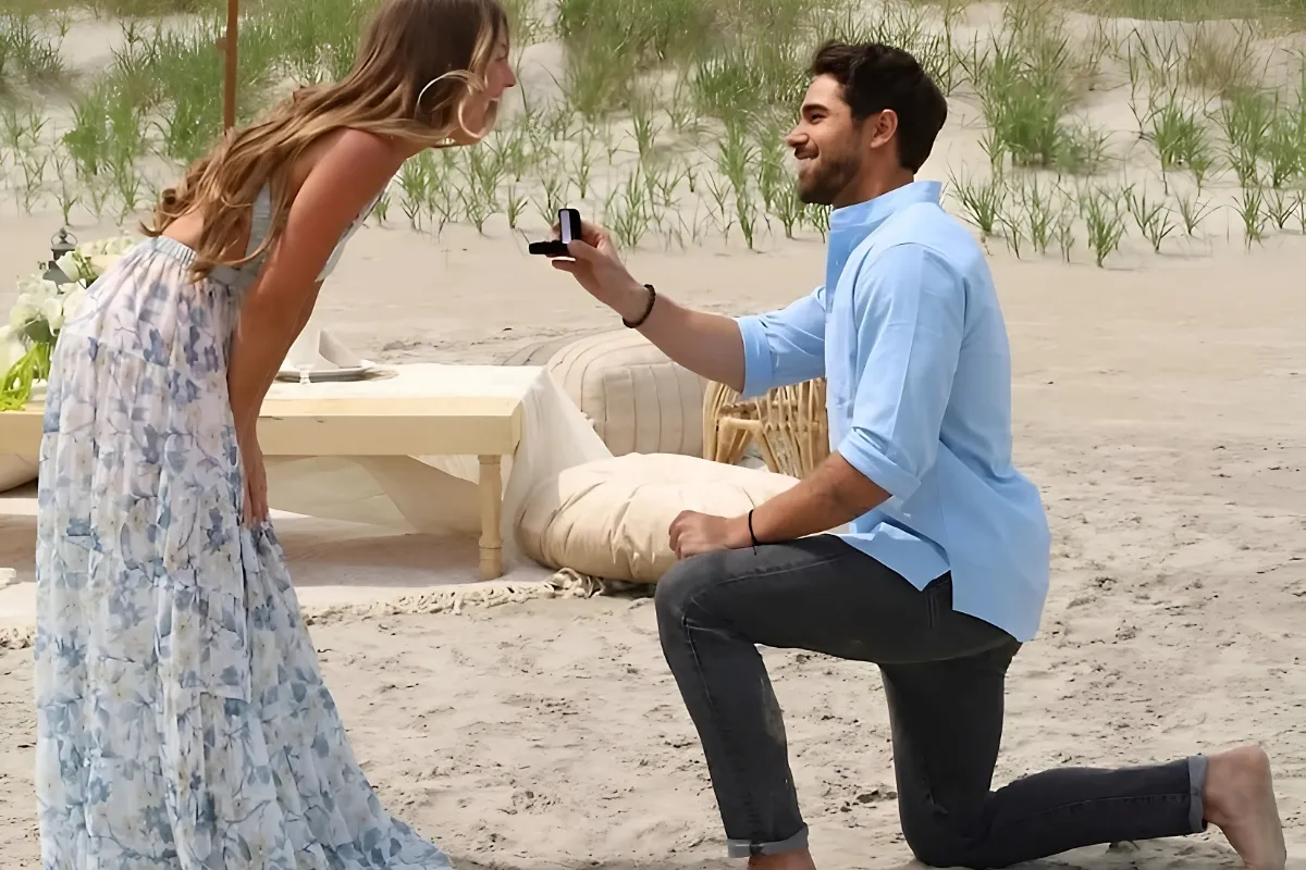 Tyler Norris Proposes to Girlfriend Alyssa Sheridan from ‘The Voice’ tram