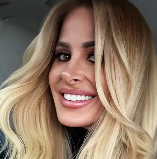 Kim Zolciak Had an Unexpected Encounter While on Vacation: "Checked Out"