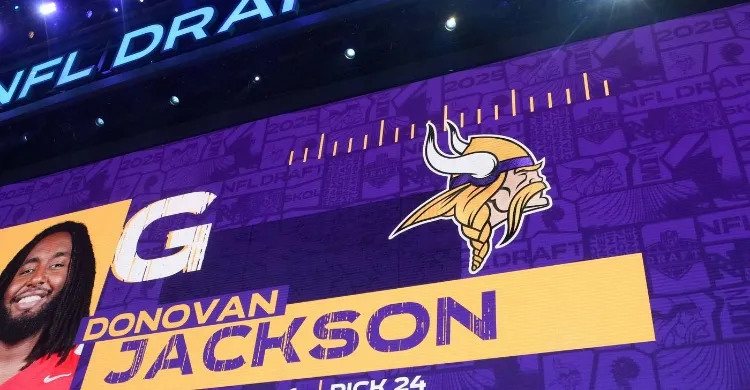 Donovan Jackson Signs Rookie Contract