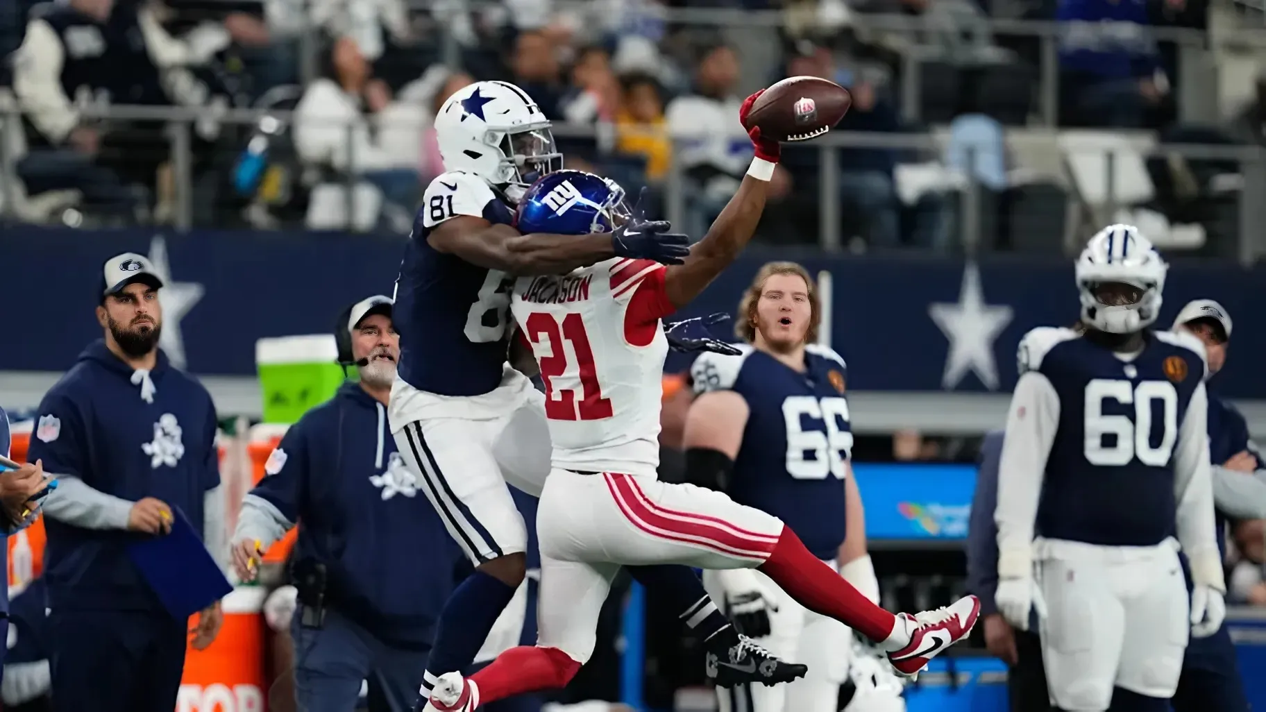 Cowboys Surprisingly Predicted to Bench Starting Playmaker After Trade