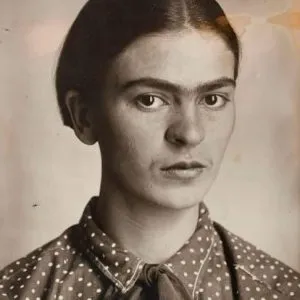 3.. 15 Women Who Embraced Natural Beauty and Redefined Confidence