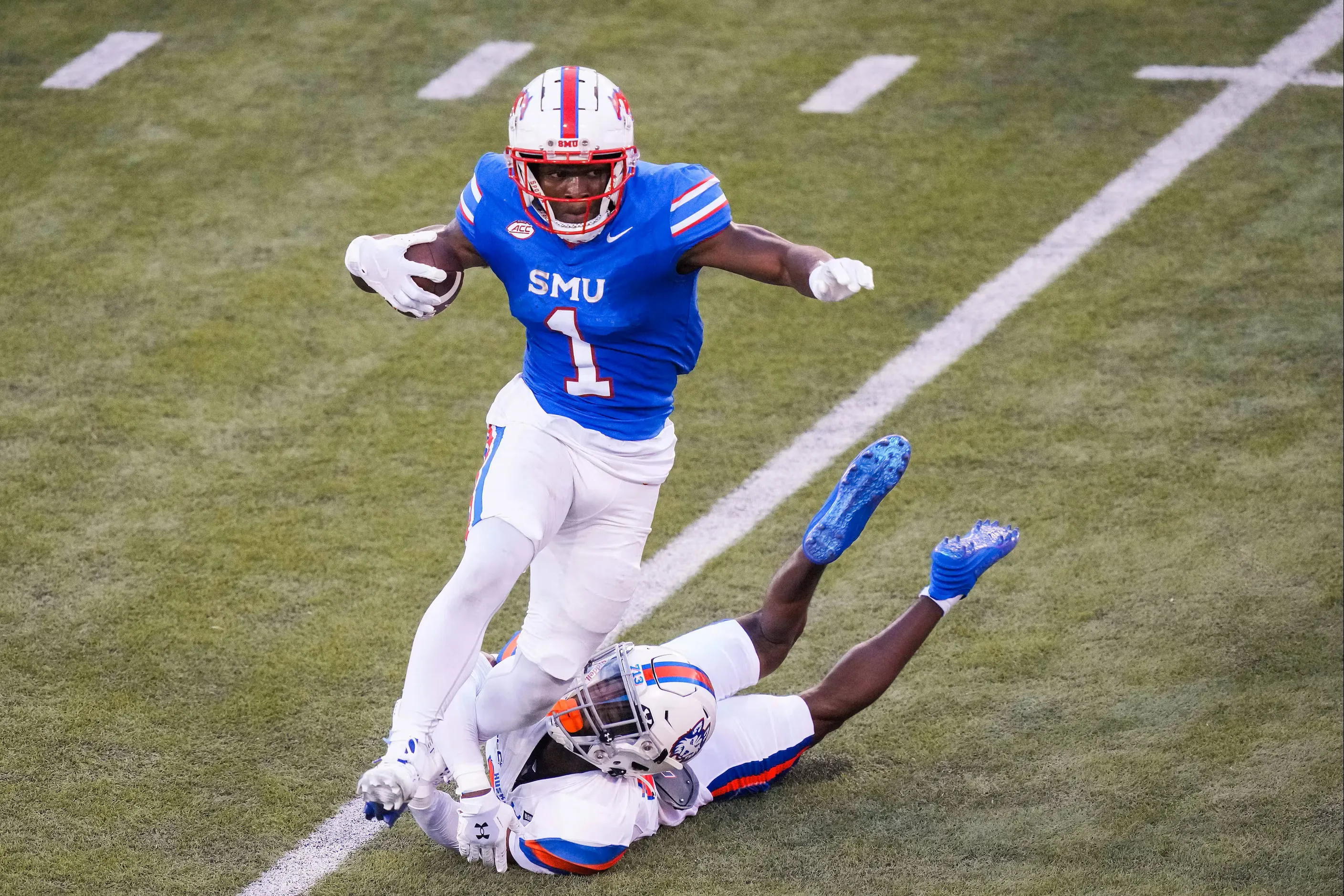 Chiefs 'Alvin Kamara Clone' Among Reasons Scout Raves About Moves