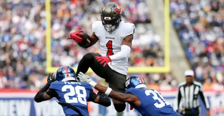 Trade Prediction Sends Buccaneers 1,500 Yard RB to NFC South Rival