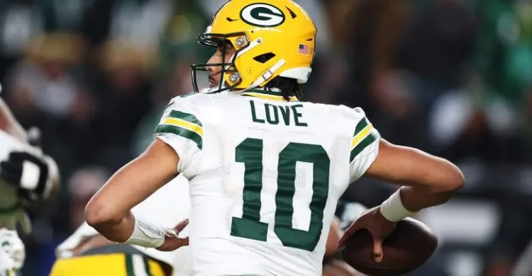Packers Sign 2,800 Yard Former College Star To Add To Crowded Receiver Room