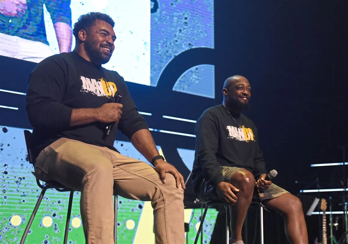 Steelers’ QB room is so bad even the defense is cracking jokes