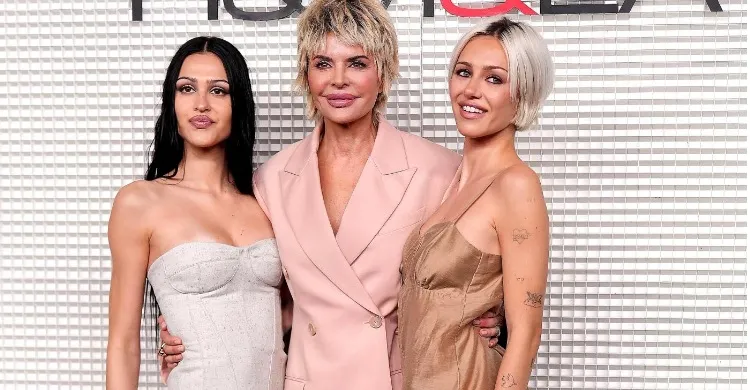 Lisa Rinna’s Daughter Delilah Hamlin Accuses Ex-Boyfriend of Convincing People to Put Her in Rehab, Plus Sister Amelia Shares Nude Selfie Amid Vacation With Mom