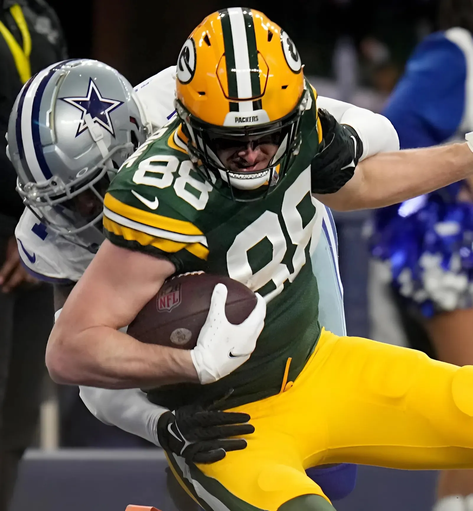 Eagles' Tight End Trouble Brewing? Philly Urged to Trade for Future Star!