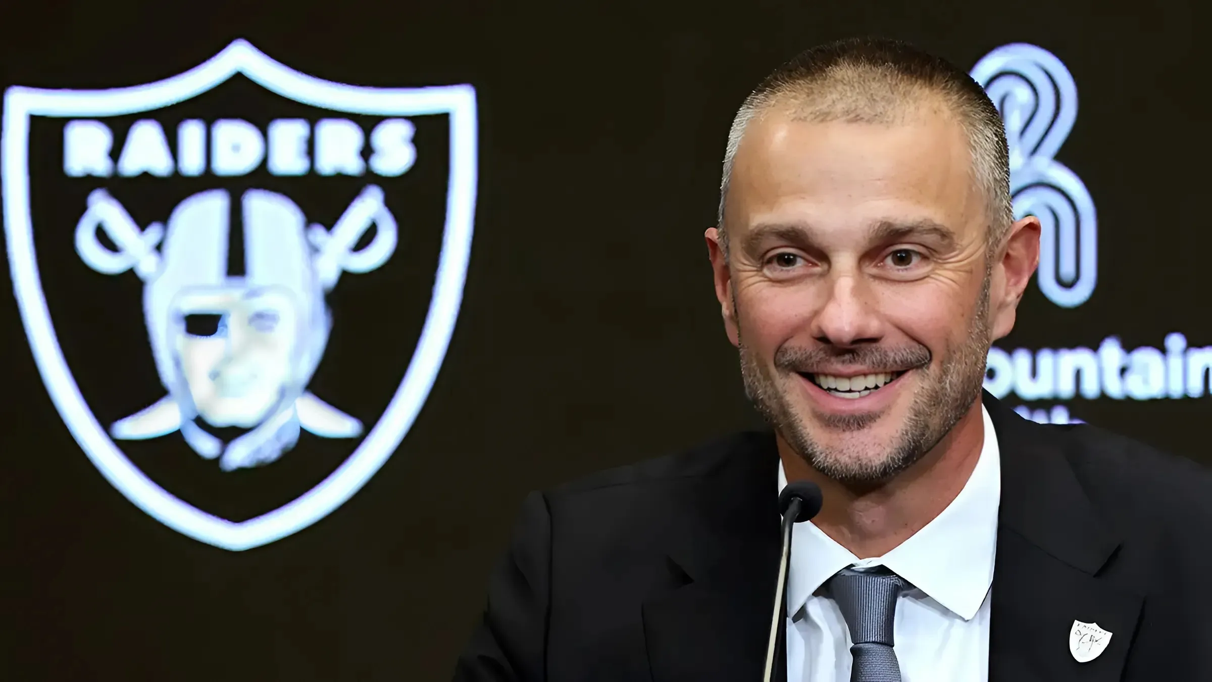 Raiders Continue Front Office Coup With Hiring of Former Eagle