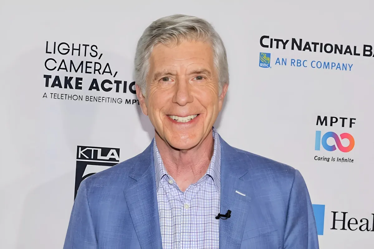 Former DWTS host Tom Bergeron's new gig involves dancing... and a few sharks, too tram Former DWTS host Tom Bergeron's new gig involves dancing... and a few sharks, too tram