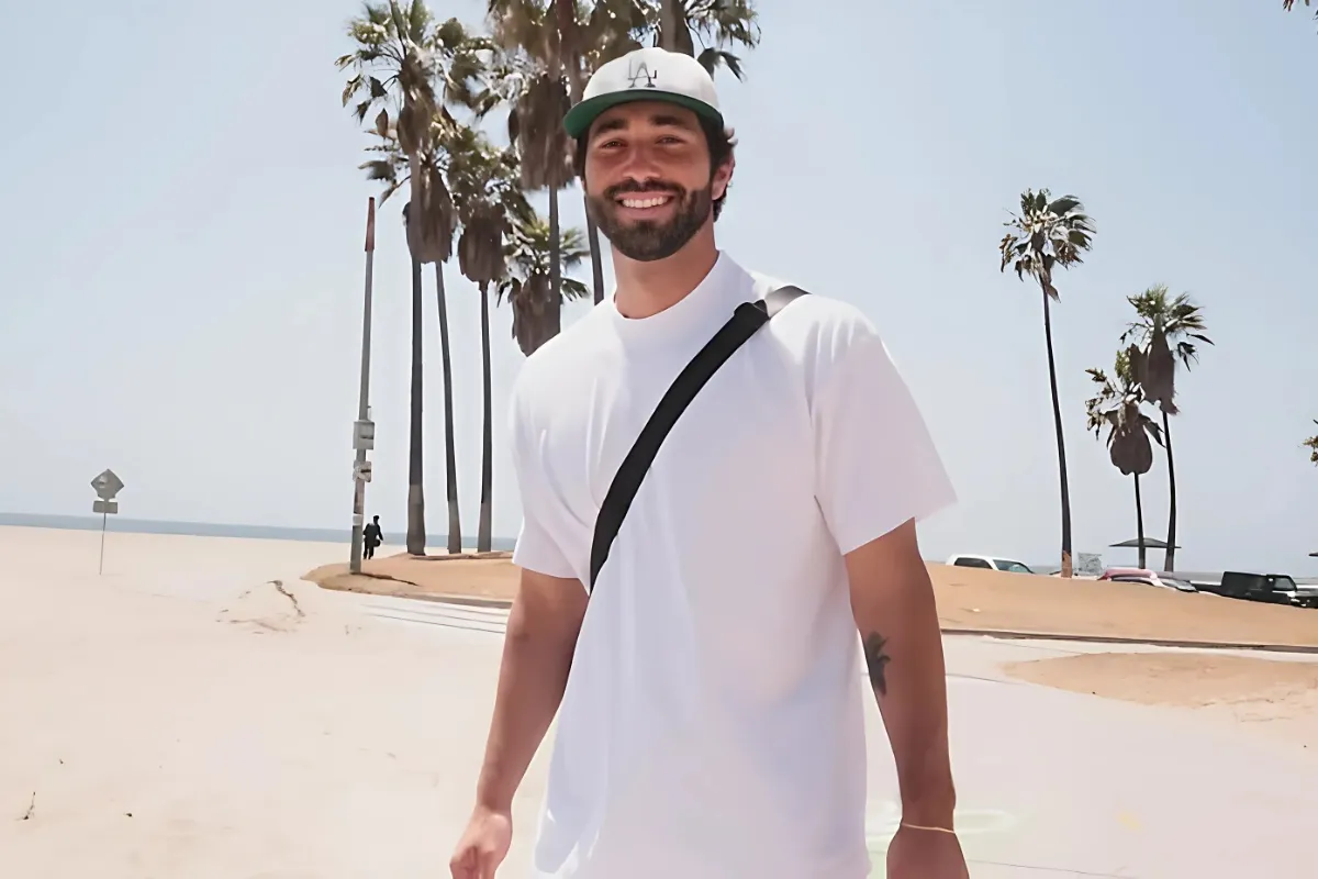 Joey Graziadei Responds to Fears He Won’t Finish 30 Before 30 Bucket List — Only 8 Days Left! tram