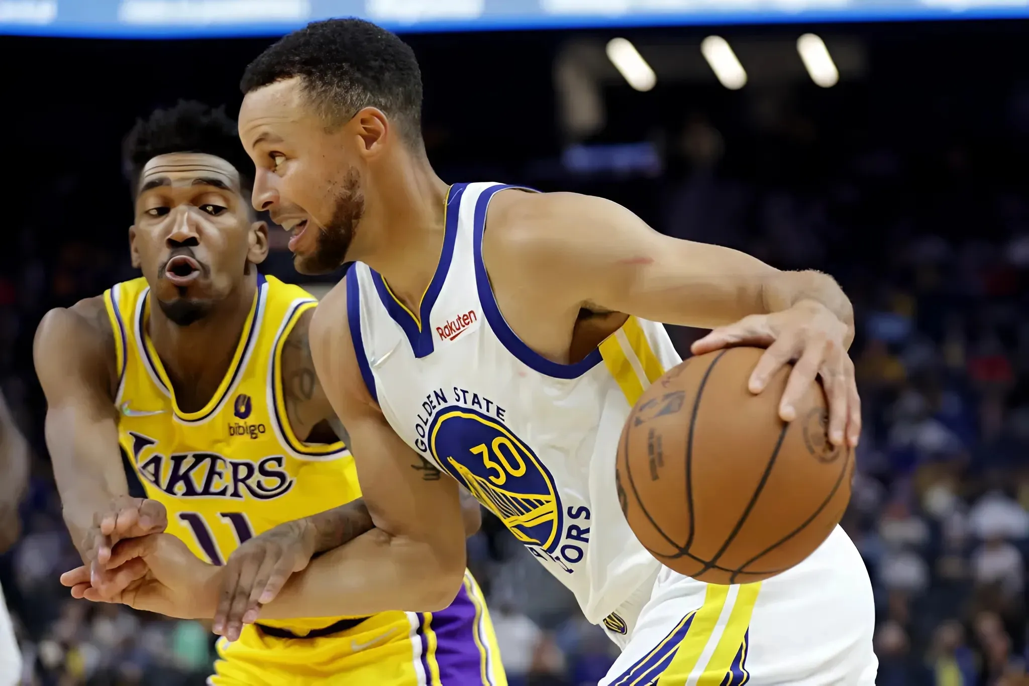 Warriors Among Betting Favorites to Land Lakers’ Emerging Star