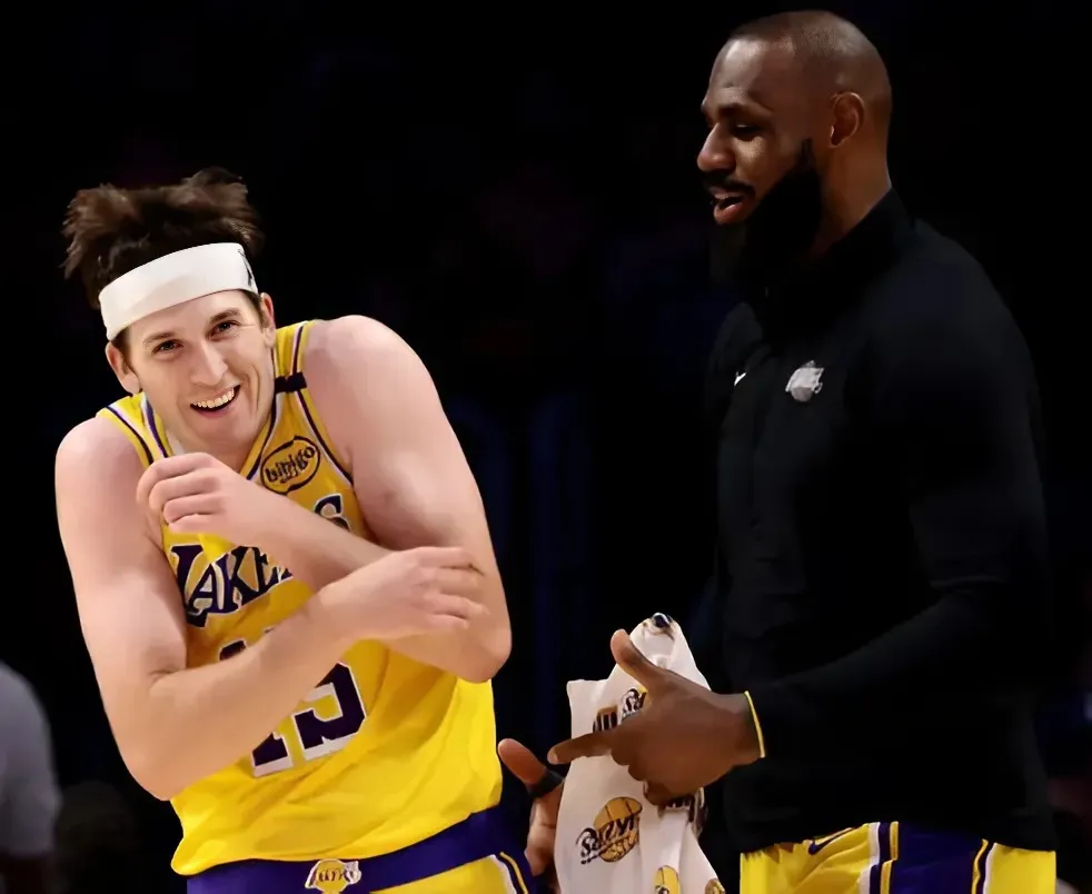 3 Teams Emerge as Betting Favorites to Land Lakers Star