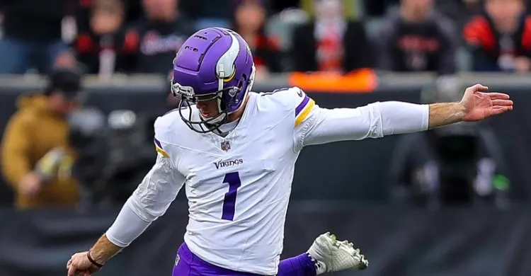 49ers add six-year veteran player to battle for starting job