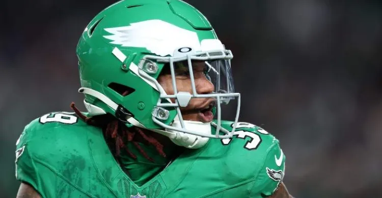 Social Media Reacts to Eagles CB’s Locker Room Surprise
