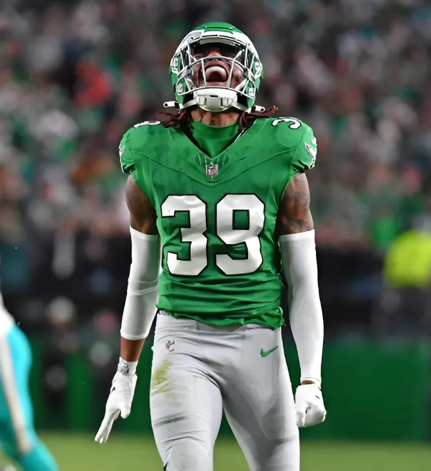 Social Media Reacts to Eagles CB’s Locker Room Surprise