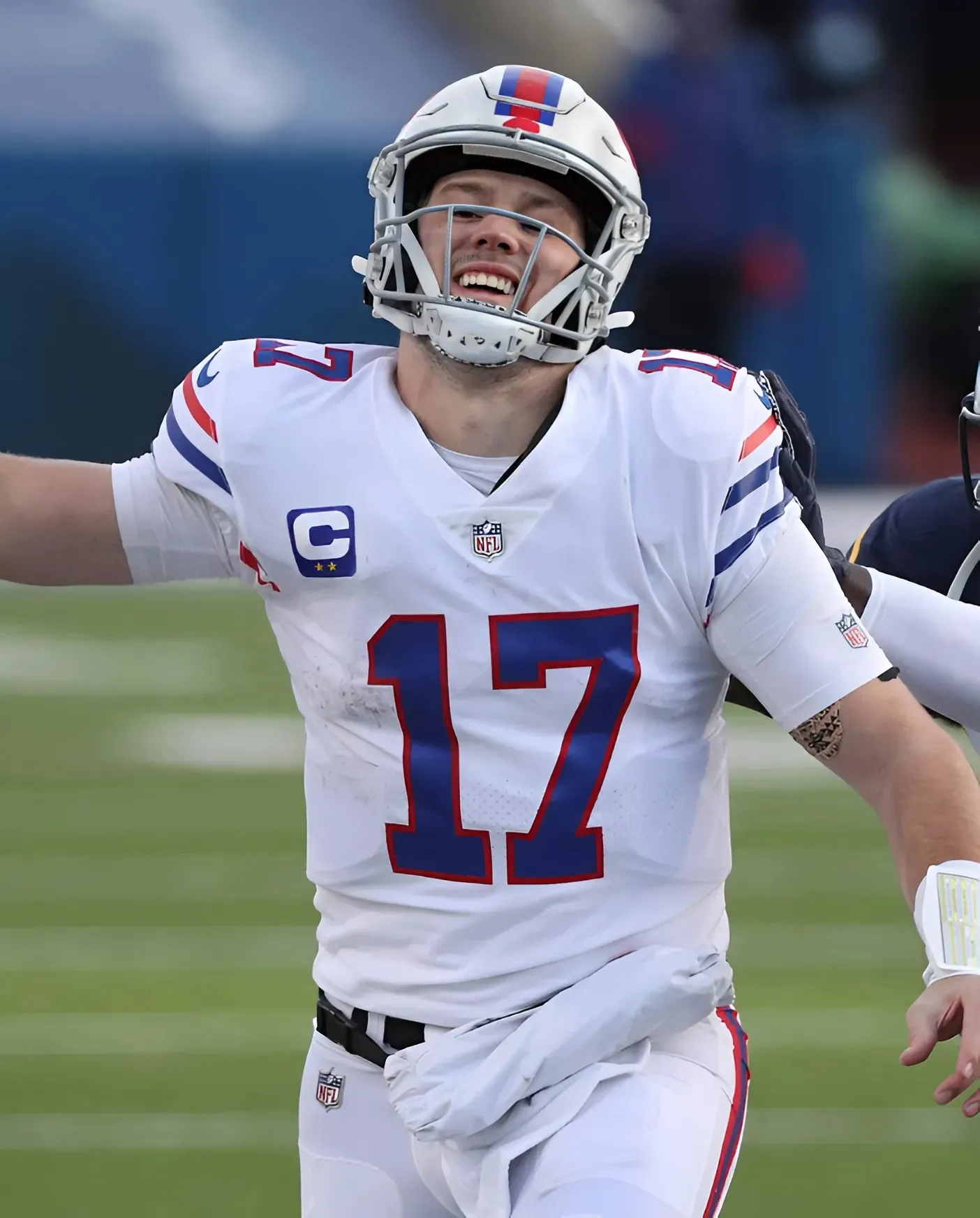 Chargers Troll Josh Allen & Hailee Steinfeld in Wild Schedule Reveal