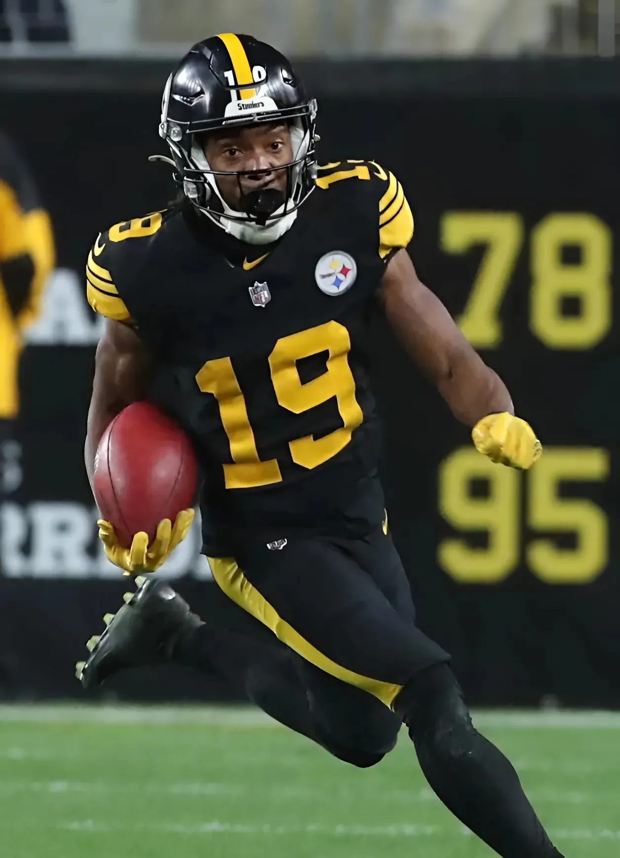 Steelers Unlikely to Make Another Splash at WR, Insider Says