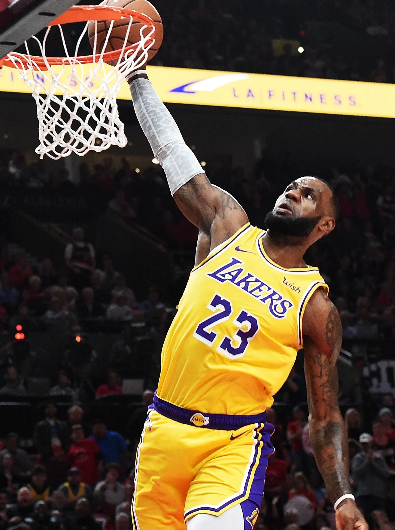 Lakers fans will crack up laughing when they hear who Warriors might add at center