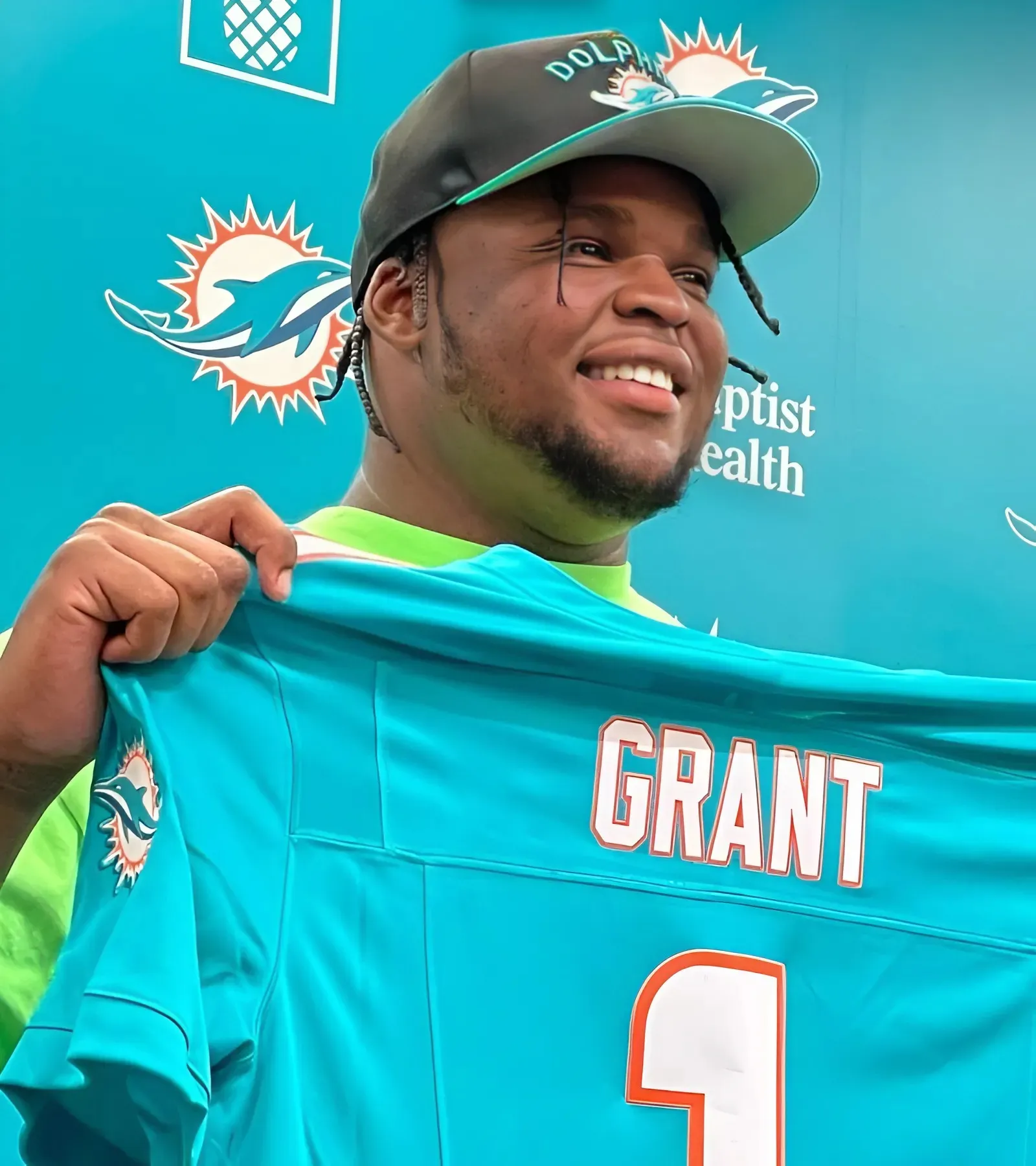 Dolphins’ Quarterback Inks Massive Pay Day With Exclusive Deal