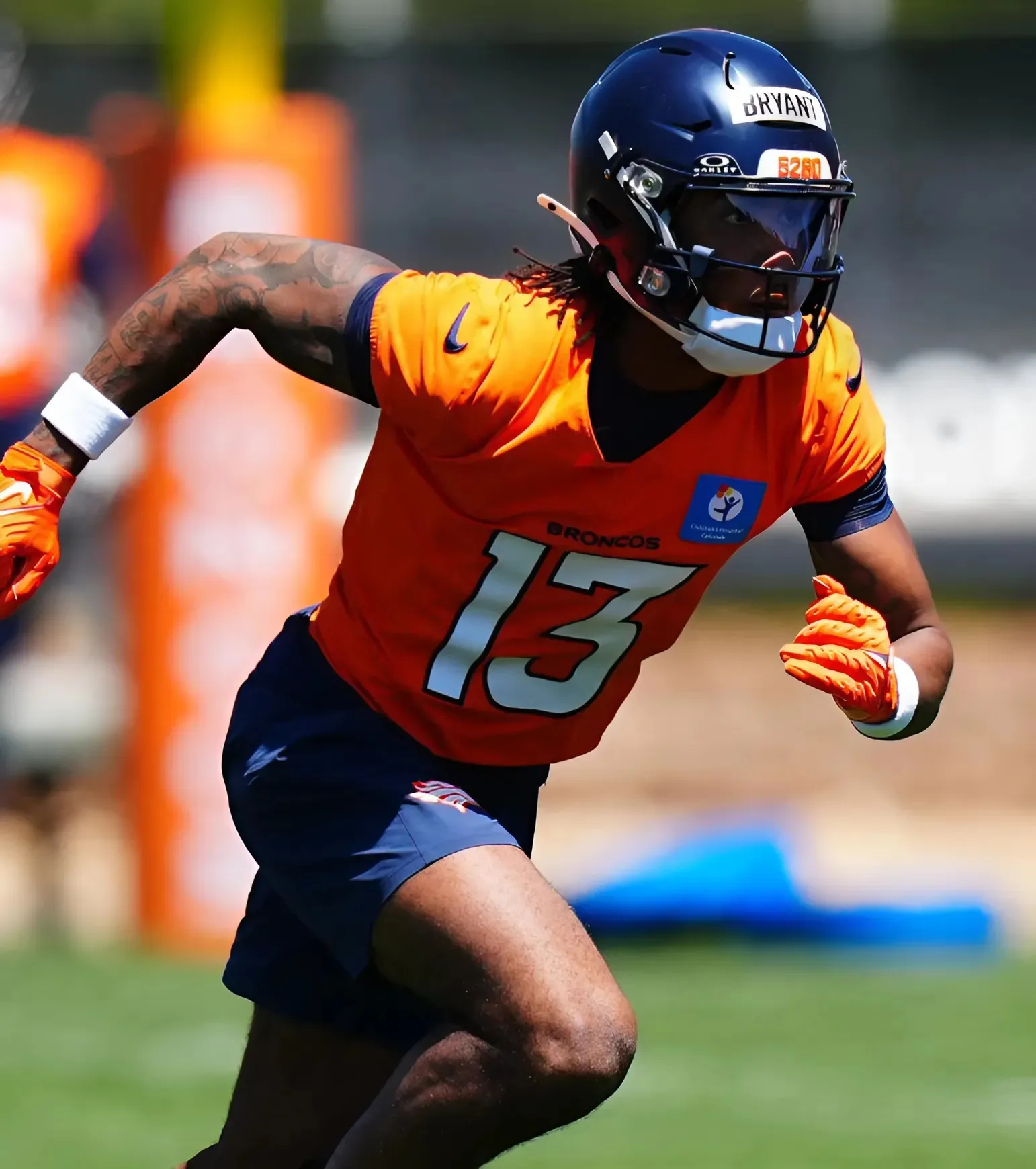 Broncos Rookies Rock Sunset Orange Jerseys at NFLPA Premiere!