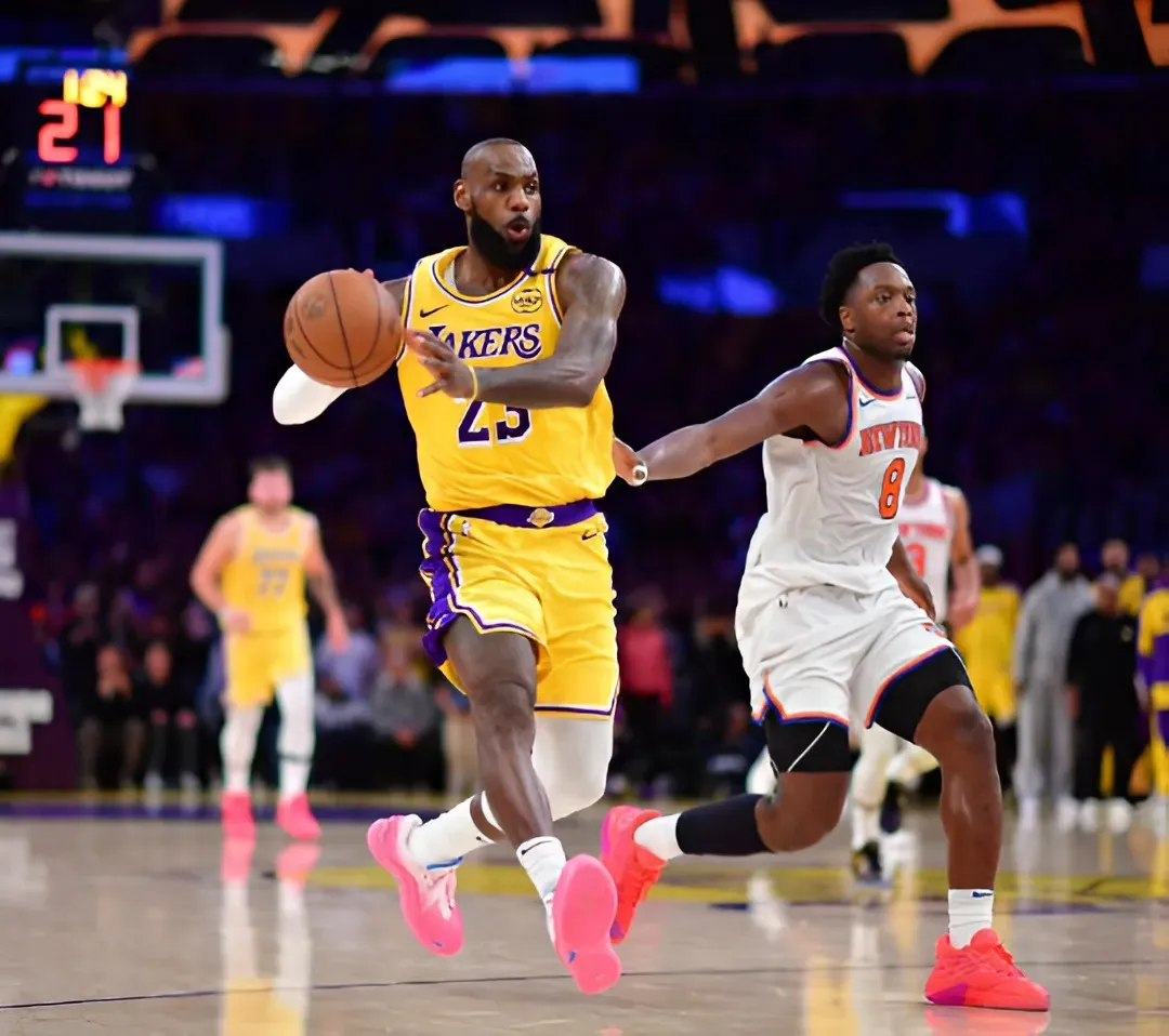 NBA Trade Idea Has Lakers Land Knicks Center For A Fair Package