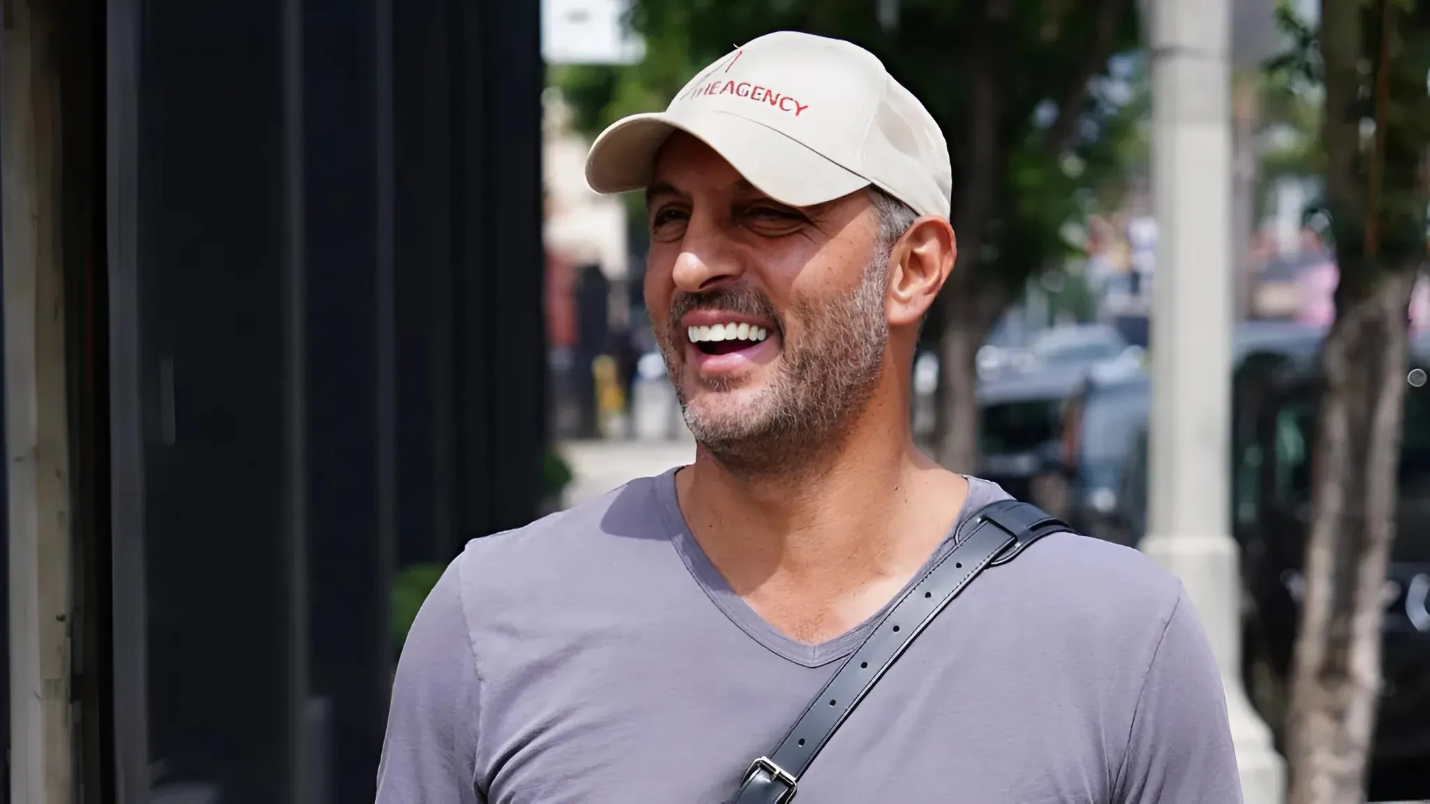 RHOBH’s Mauricio Umansky Caught Kissing ANOTHER Mystery Woman