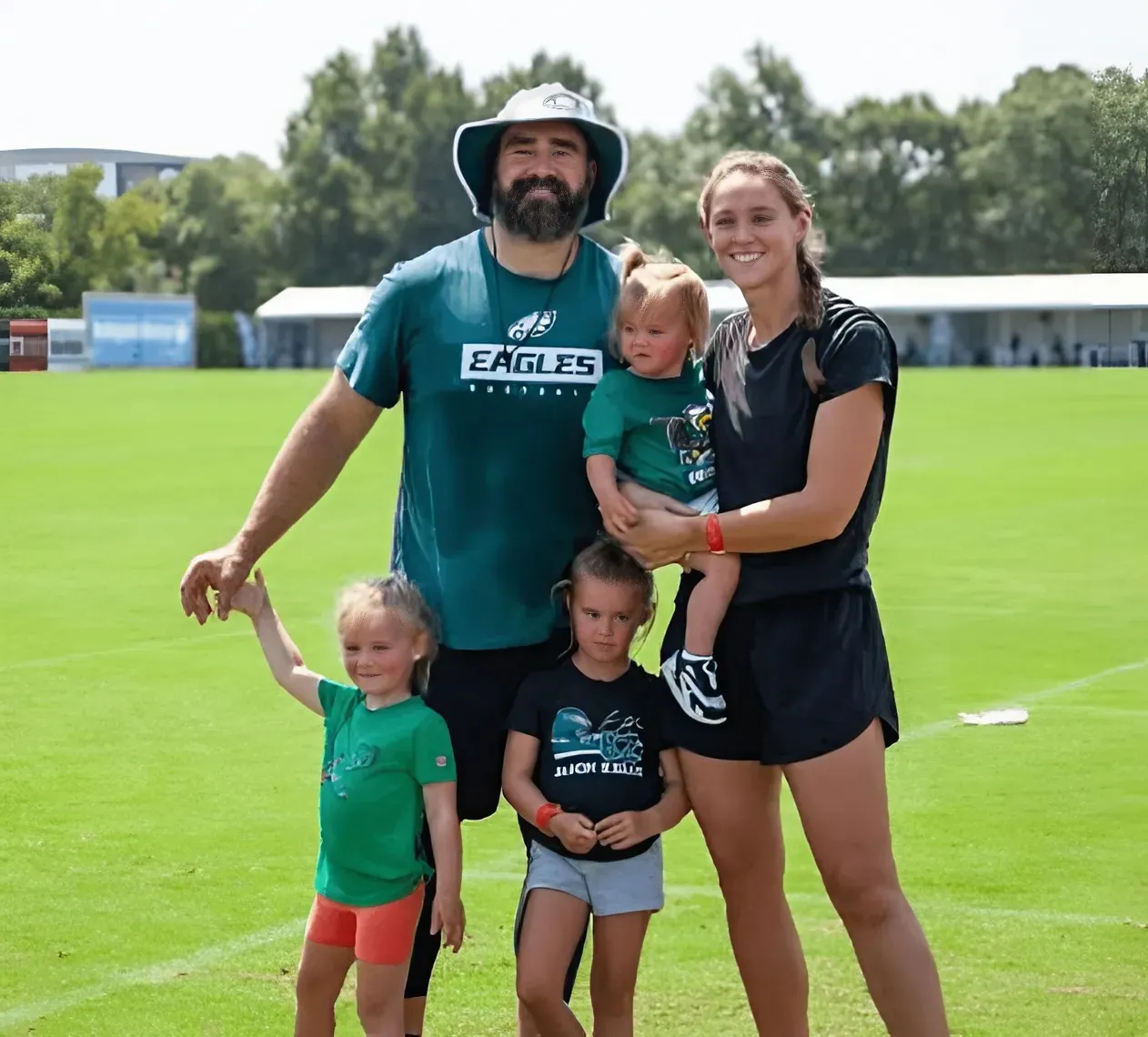 “Way Cool”: Jason Kelce’s Mom Donna Reacts To Son’s Golf Club Ownership Milestone