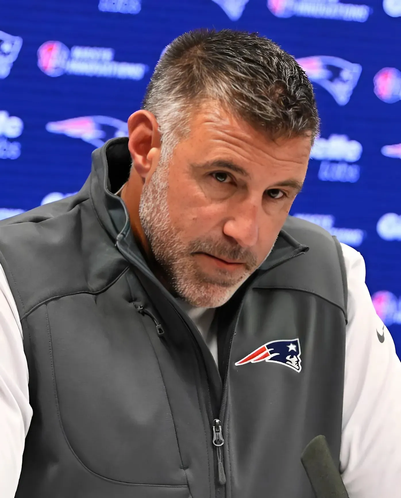 Mike Vrabel Breaks Silence in Fiery Patriots Message