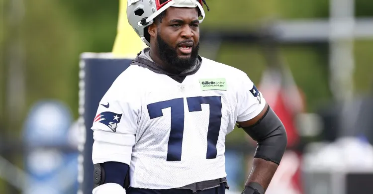 NFL Writer Suggests Jets' Veteran Offensive Tackle Could Be Cut