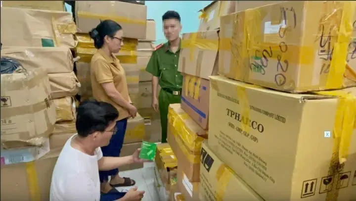 Cả nước đang hướng về TP.HCM: Trời ơi đã b:á:n cho biết bao bà con rồi, có còn là ng:.ười không?