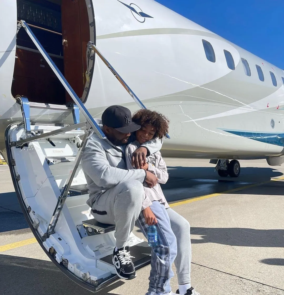 Cent Buys a Private Jet Just to Have Breakfast and Enjoy the View 💸😎