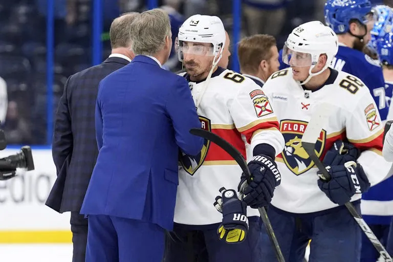 NHL insider throws out nightmare scenario for former Bruins superstar in free agency