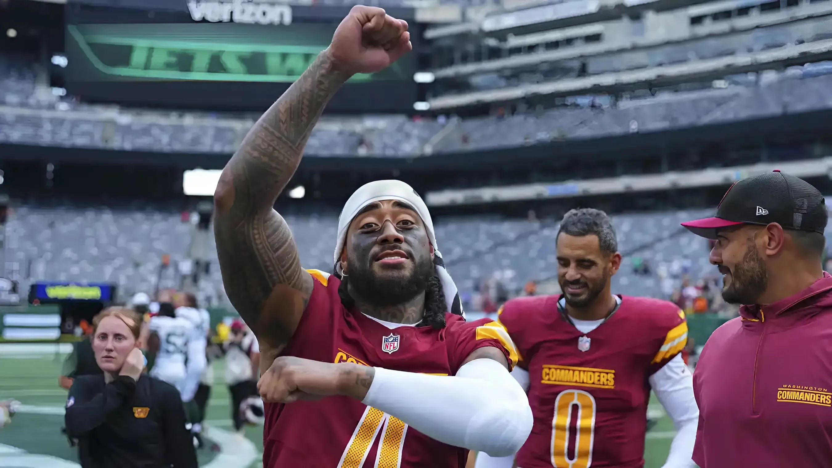 Hours Before the NFL’s Pivotal “Tush Push” Vote, Commanders’ Heart-and-Soul Linebacker Frankie Luvu Steps Up and Speaks Out on the Game-Changing Tactic