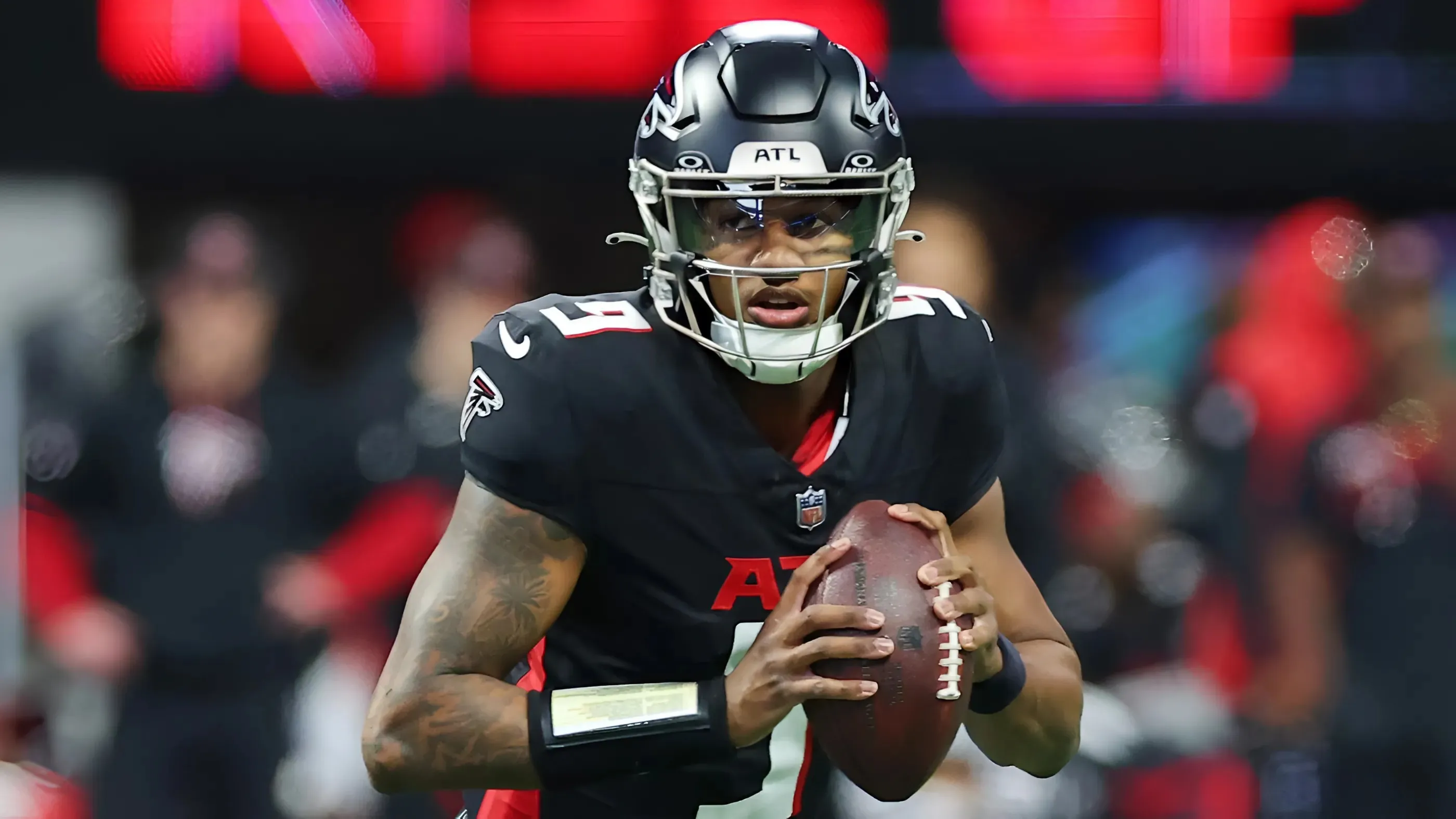 Michael Penix Jr. throws bring tears to the eyes of the Falcons