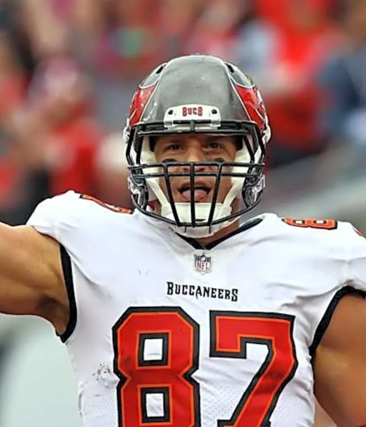 Former Buccaneers TE Rob Gronkowski gives take on potential 'tush push' ban