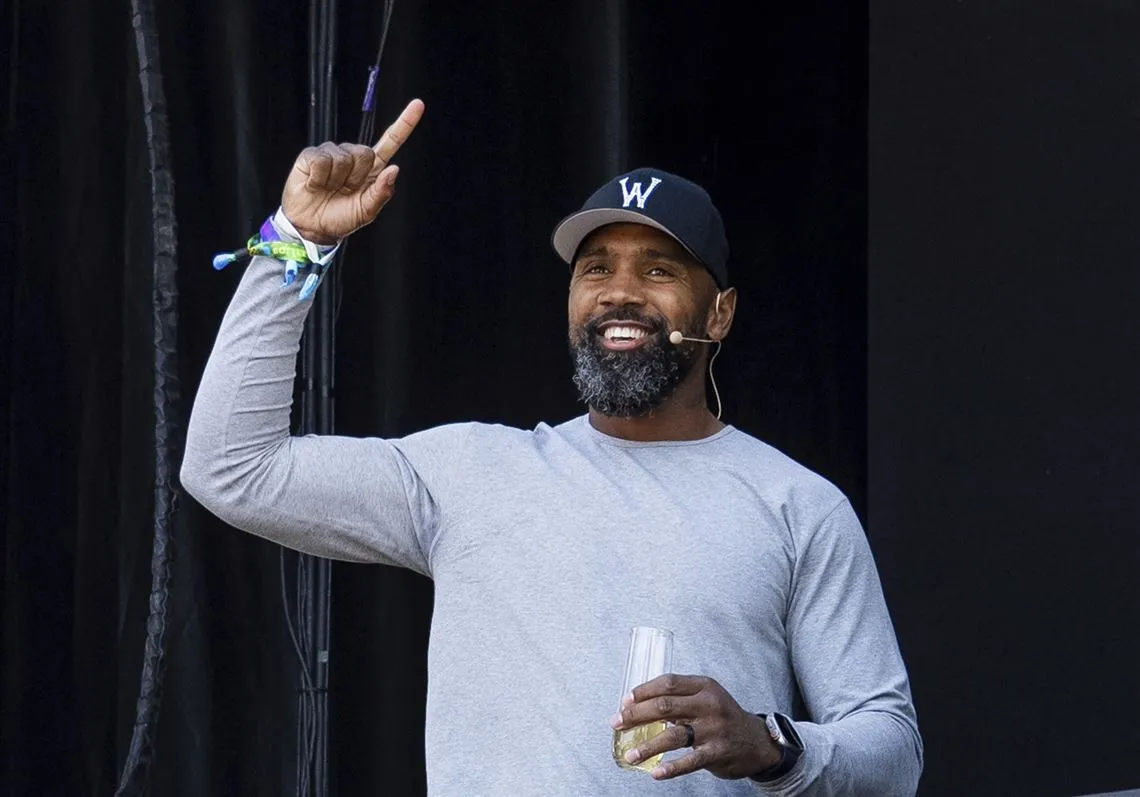 Charles Woodson approved as limited partner in Browns ownership group