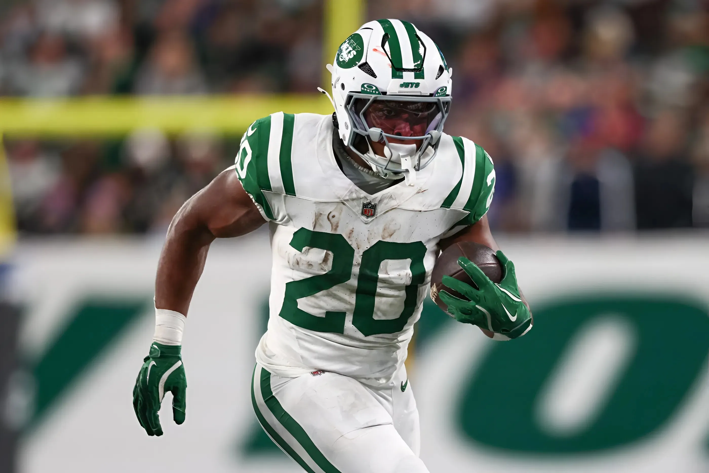 Bears Urged to Target 2,300-Yard Superstar RB as Blockbuster Trade Rumors Swirl: Could Chicago Pull Off a Draft Day Shock Move?