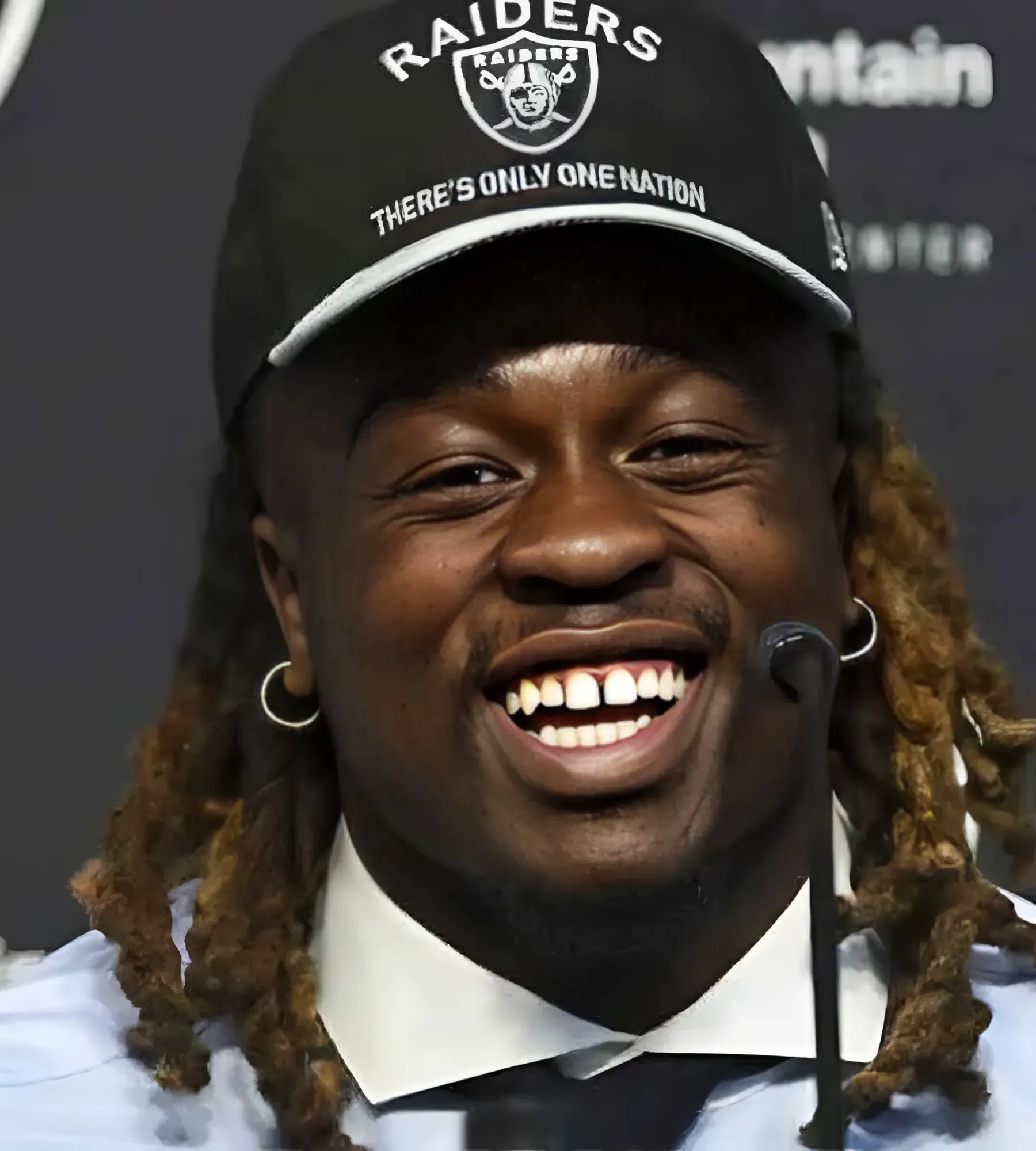 Raiders’ Ashton Jeanty dishes on why he ‘dropped a bag’ to get No. 2 jersey