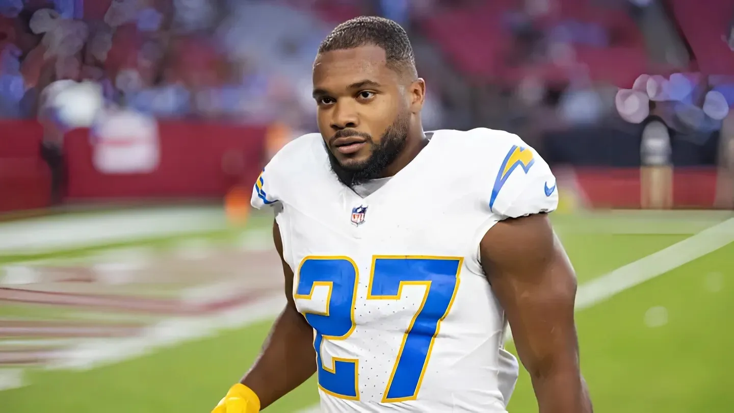 Raiders Stun the NFL Rumor Mill as Former Chargers and Ravens Speedster Running Back Sets Sights on a Silver and Black Comeback