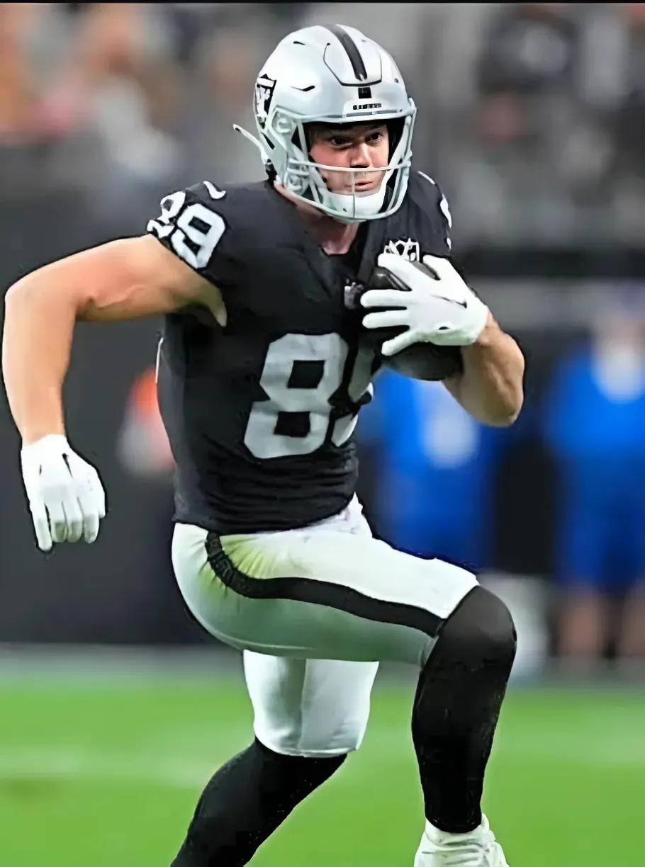 Brock Bowers Aims to Continue Living Up to the Hype
