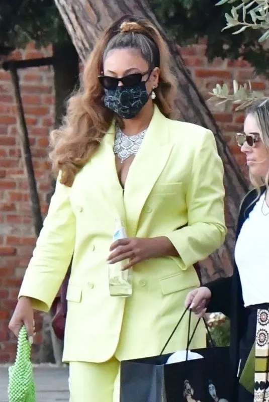 Beyonce and Jay-Z leave Italy after attending a wedding weekend in Venice, Italy Beyonce and Jay-Z leave Italy after attending a wedding weekend in Venice, Italy