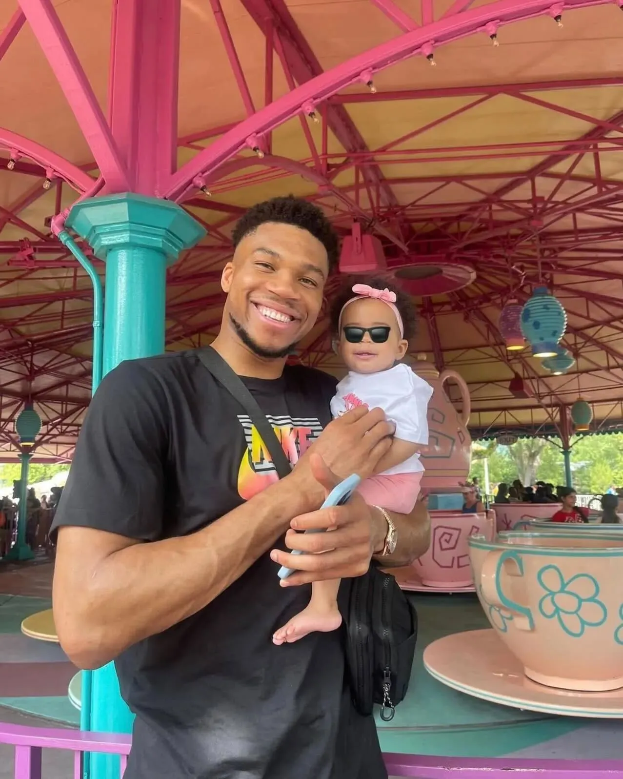 Giannis Antetokounmpo visits Disneyland for the first time with Mariah and their 3 children