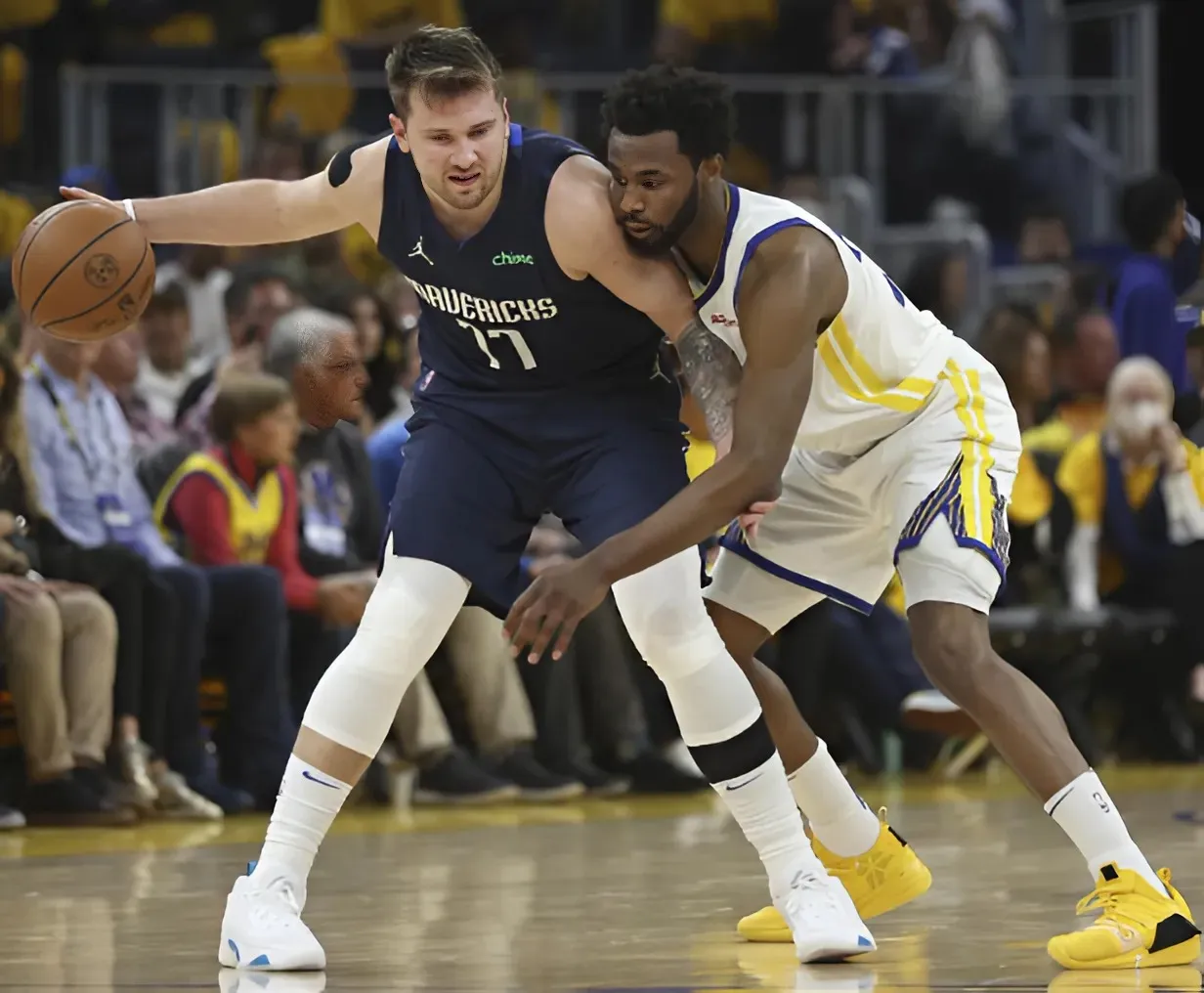 Warriors Installed as Odds-On Favorite to Land $207 Million Forward