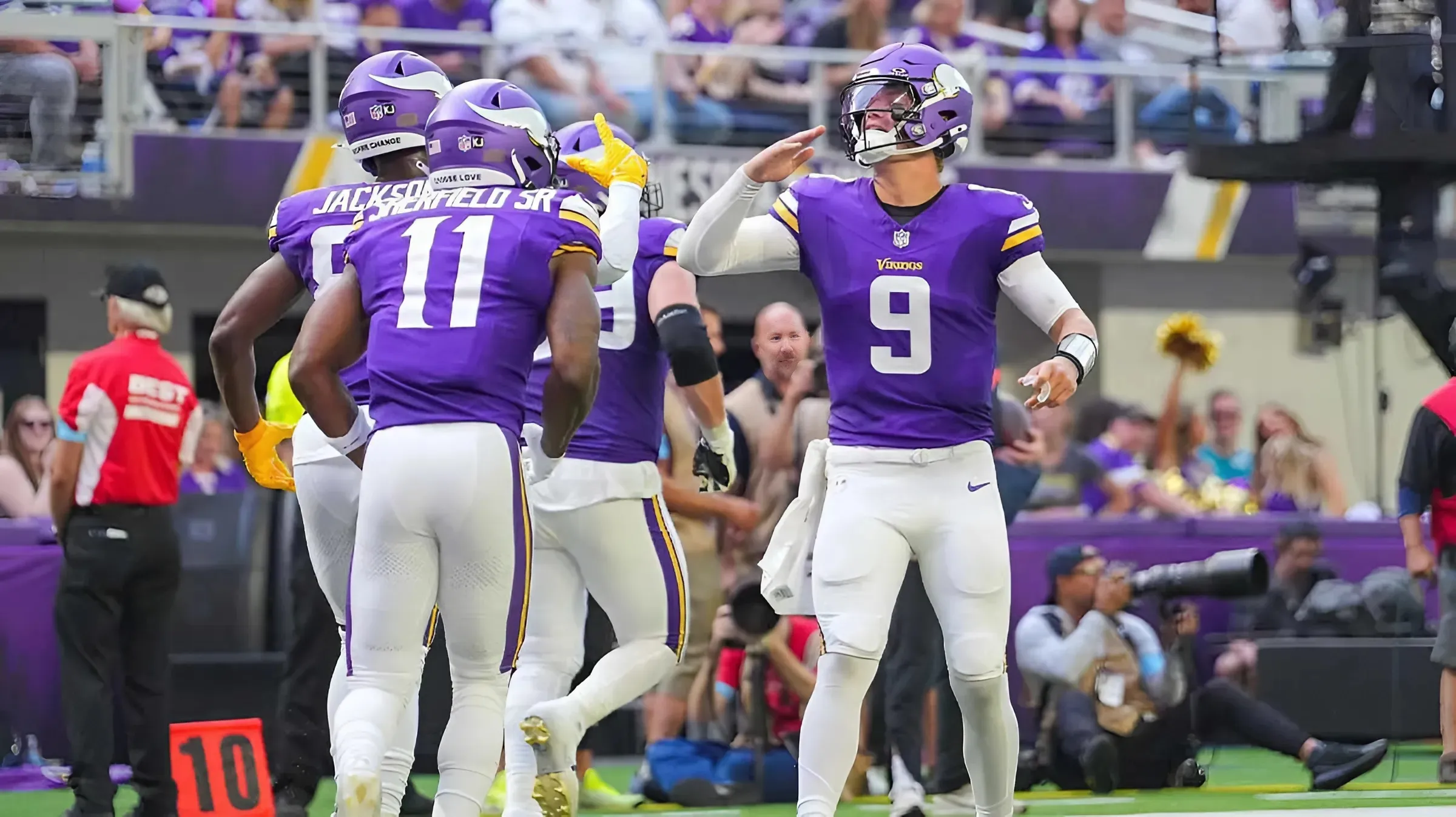 J.J. McCarthy shares baby announcement with fiancée ahead of 2025 season
